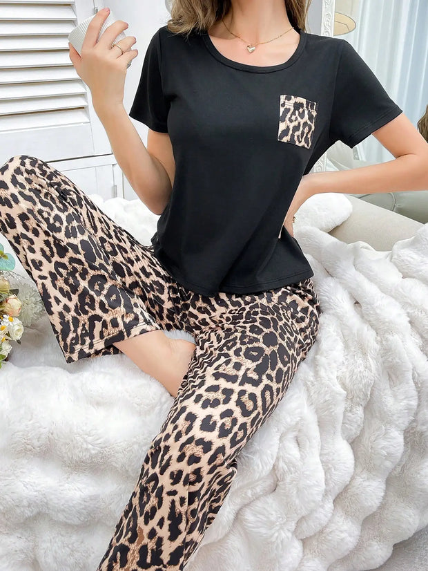 Women's Pajamas Set with Leopard Print, Comfortable with Pockets, Short-Sleeved Top and Long Pants, Can Be Worn Outside as Loungewear